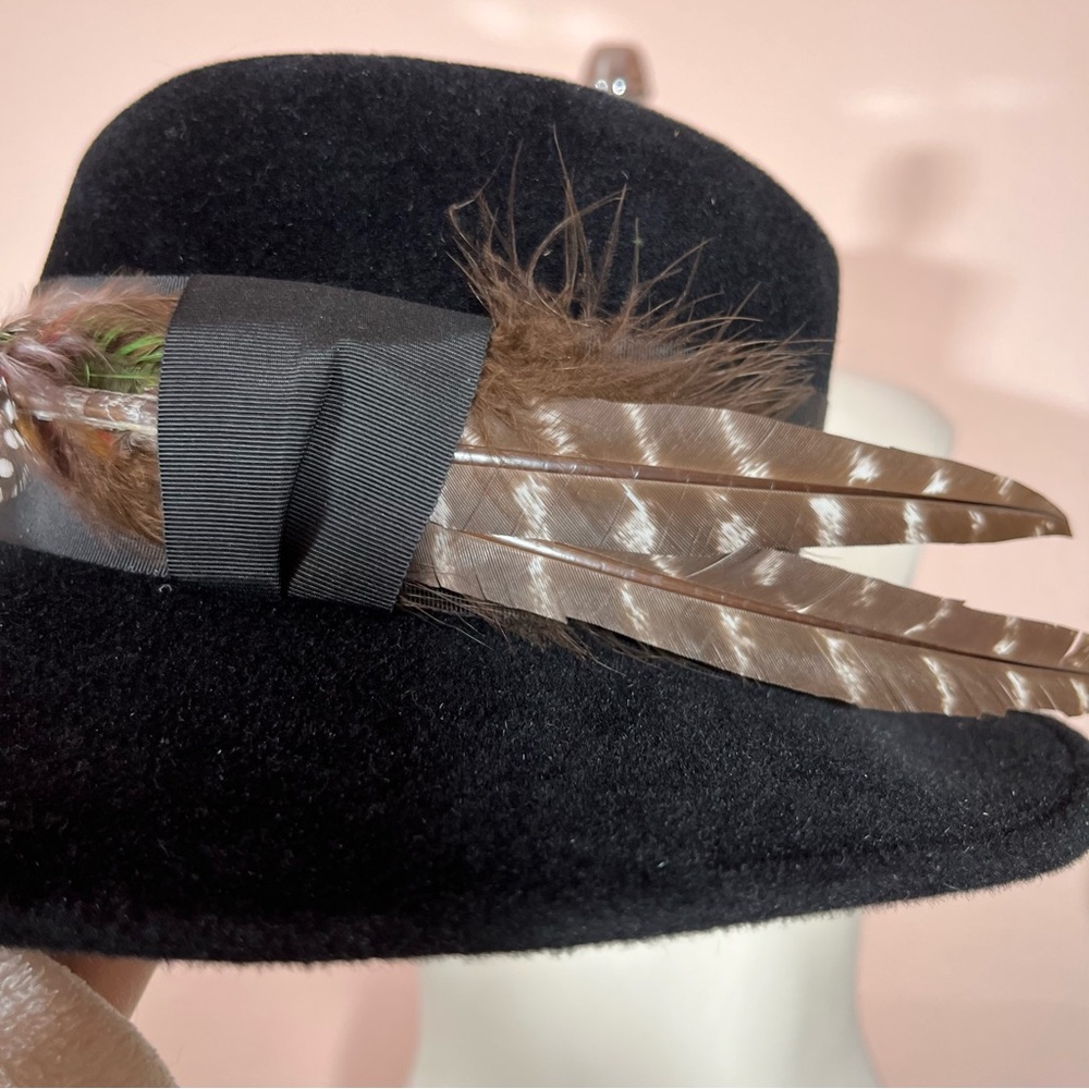 Vintage 1980 Retro Georgi Black Velvet wide flat brim Art Deco fedora Feather - Picture 16 of 16